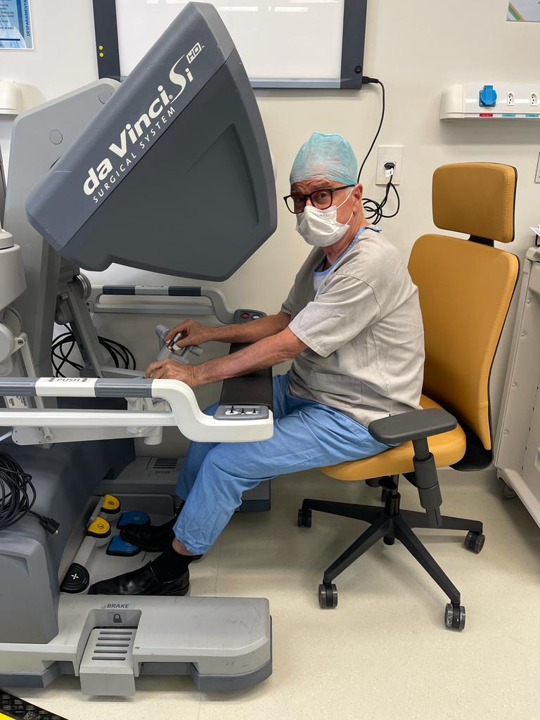 Prof. Luiz Carneiro - cirurgia robótica 13